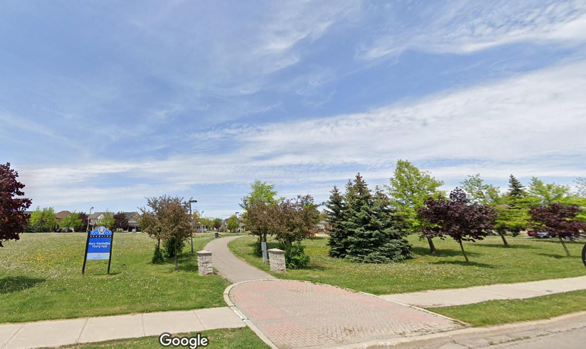 Garden 2 Bedroom Apt - Free Parking Wifi Laundry Workstation Brampton Exterior photo